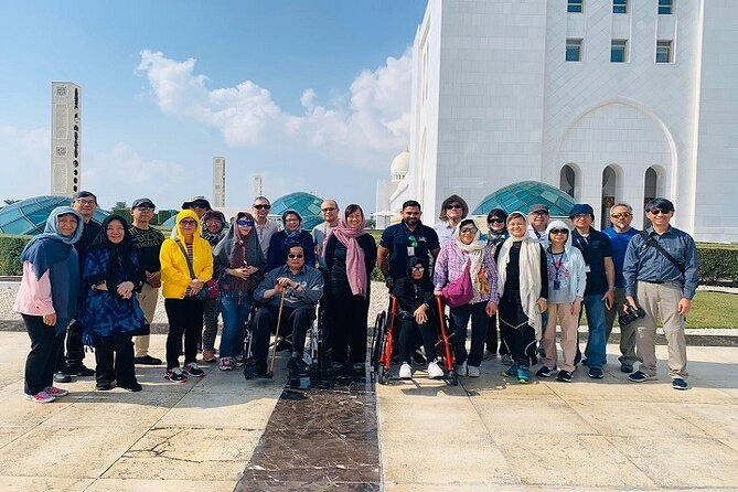 Abu Dhabi Tour With Ferrari World From Dubai - Guides and group size, small details that shape the day