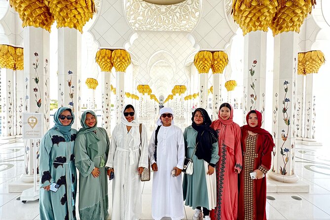 Abu Dhabi Tour with Sheikh Zayed Grand Mosque Visit - Abu Dhabi Corniche and Nation Towers for That “Heart” View