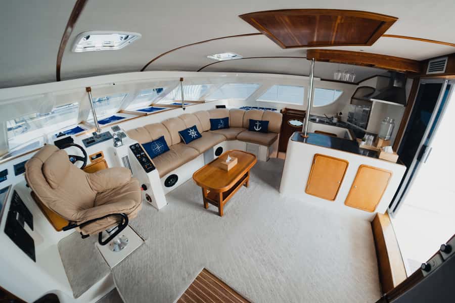 Abu Dhabi Yacht Charter: 2hour trip from 10:00AM to 12:00PM - Boarding Reality: Boat Type and Meeting-Point Clarity