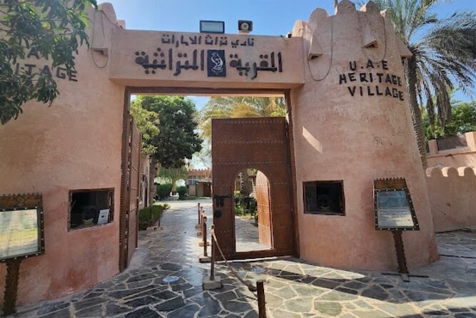 Abudhabi City Tour From Dubai - Emirates Palace stop, great views, very short window