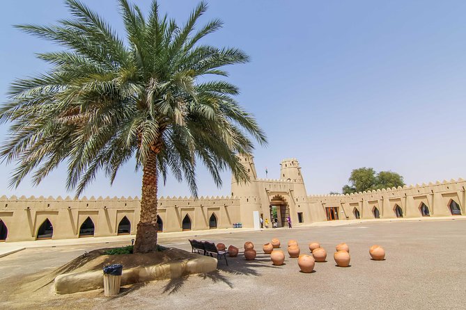 Al Ain City Sightseeing tour with Lunch from Dubai - Qasr Al Muwaiji and Al Jahili Fort: A Fort Stop That Teaches You Something