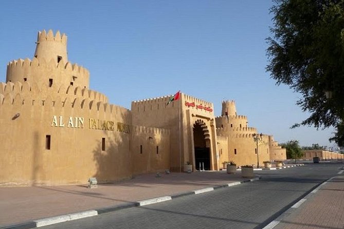 Al Ain Garden City Tour From Dubai - Al Ain Zoo and the white tigers: a small stop with real impact