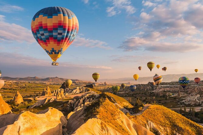 Amazing Hot Air Balloon With Beautiful Desert Sunrise View - After Landing: Vintage Land Rover, Private Bathrooms, and Real Comfort