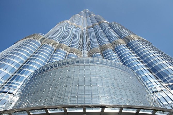 At the Top, Burj Khalifa 124/125 - At The Top Basics, floors 124 and 125 in the real-world time crunch