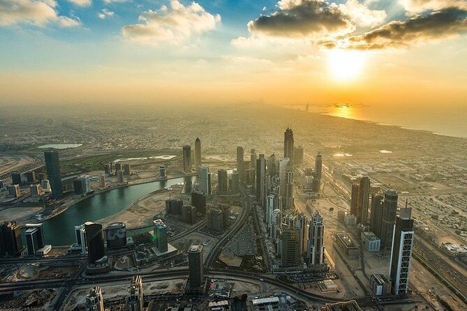 At the Top, Burj Khalifa SKY (Level 148 +125 + 124) Entry Ticket - Choosing your time slot: prime hours and the weather requirement