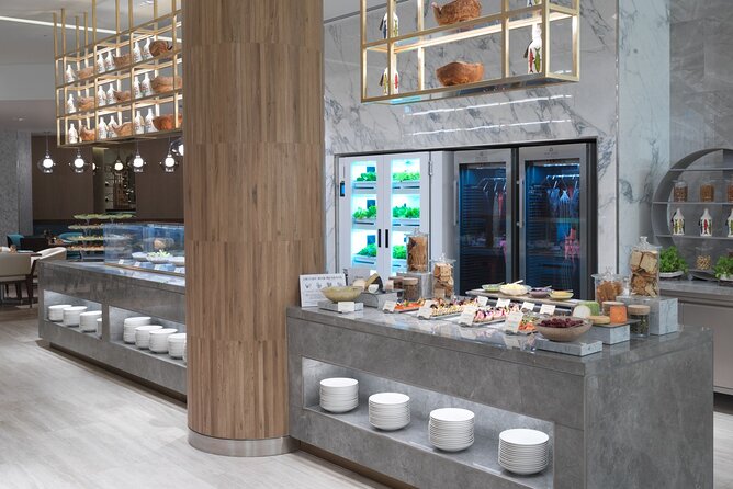 Atlantis the Palm Buffet with Balloon Dubai or Monorail Day Pass - Where the Monorail Fits, Palm Gateway to Aquaventure and Back