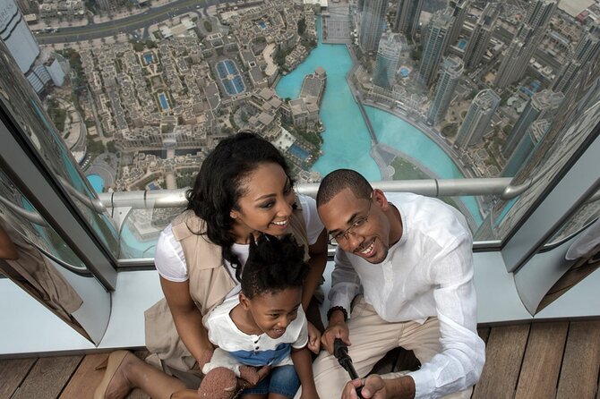 Burj Khalifa - At the Top Sky Ticket (Level 124, 125 & 148) - Level 124: the high-speed double-deck ride and telescopes