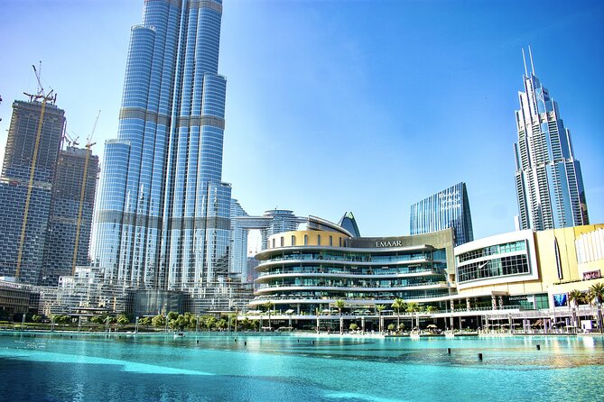 Burj Khalifa Tickets at the top (Level 124 and 125) - Elevator up, observation time, and lounge breaks