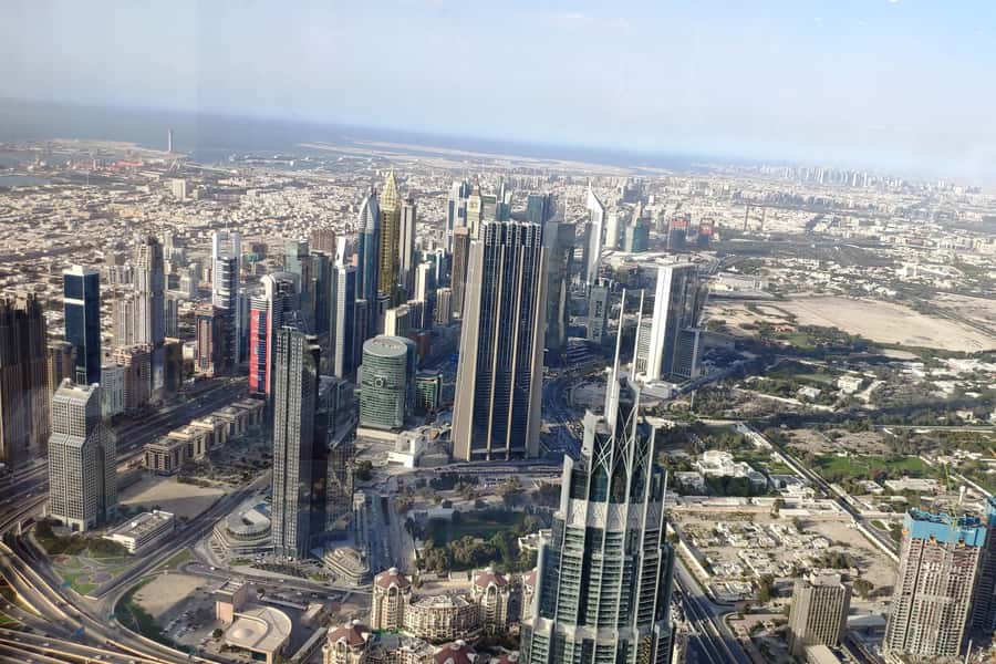 Burj Khalifa VIP Lunch – Michelin Dining & Porsche Transfer - Champagne, mocktails, and the drinks that keep the afternoon moving