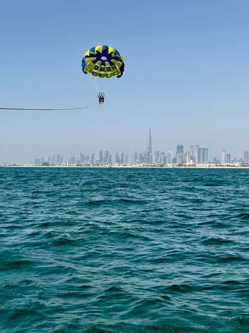 Combo: 30-Min Jet Ski to Burj Al Arab & Solo Parasailing - Check-In Setup: Lockers, Showers, and a Calm Start