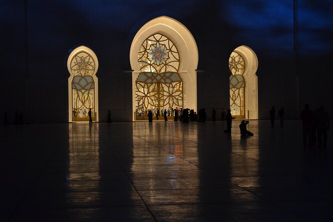 Combo Tour: Abu Dhabi Grand Mosque & Half-Day Dubai City Tour - Meeting up at 8:00 am and staying comfortable in transit