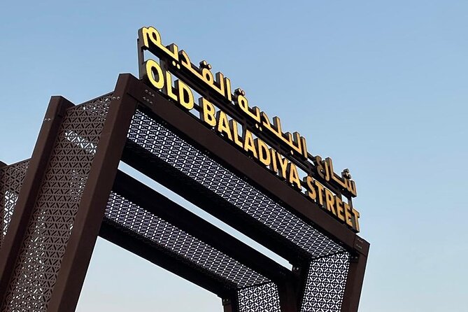 Cultural Walking Tour in Dubai - Brazilian Guide - Dubai Gold Souk: the famous shine, explained as you browse