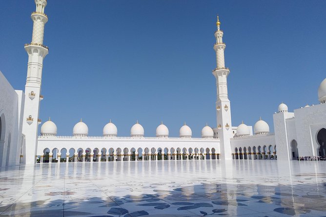 Day Tour of Abu Dhabi from Dubai - The Corniche drive: easy views without the walking