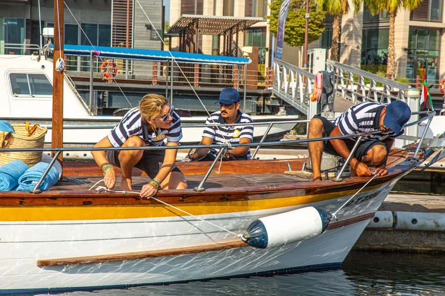 Dubai: 2hrs Historical Al Seef Creek Cruise - Al Seef and Al Shindaga Historic district from the water
