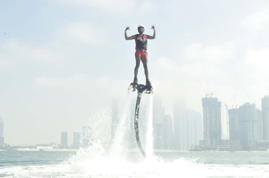 Dubai: 30-Min Flyboard Beginner Session at The Palm Jumeirah - Where the views fit in, and what the beach area is like