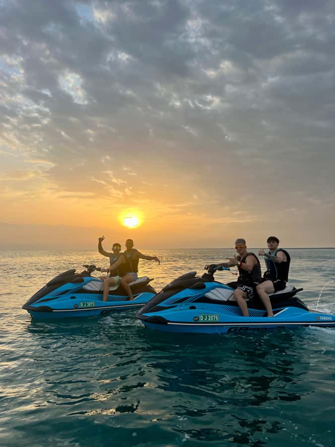 Dubai: 30-Minute Jetski Tour - Safety Briefing and Life Jacket Comfort