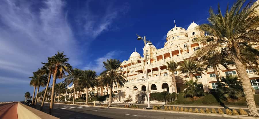 Dubai: 4-Hour Semi Private City Tour and Burj Khalifa Ticket - Palm Island and a stop by Atlantis Hotel
