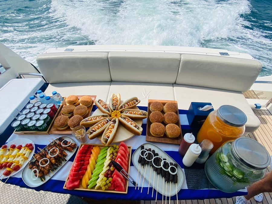 Dubai: 52ft Private Luxury Yacht Experience - The cruise route: Dubai Marina to Palm Jumeirah, in story mode