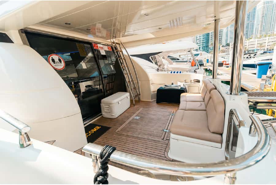 Dubai: 58-Feet Yacht Sea Trip - Jumeirah Beach Residence cruising, the calm start of the route
