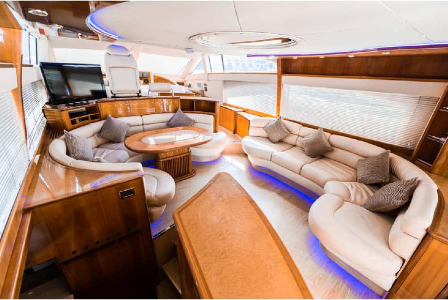 Dubai: 58-Feet Yacht Sea Trip - Atlantis the Palm photo stop: timing makes the difference