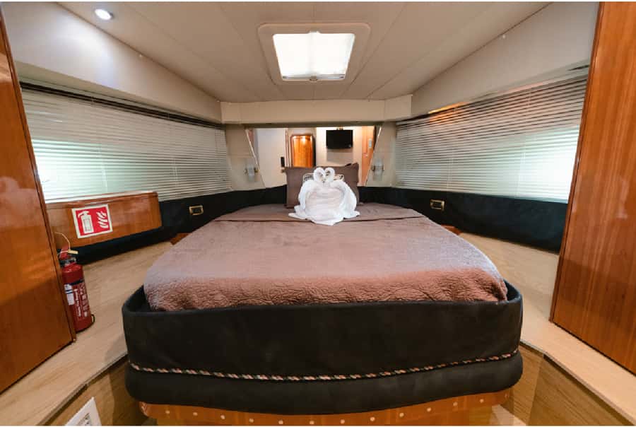 Dubai: 58-Feet Yacht Sea Trip - Comfort on board: what’s included and how to make it work