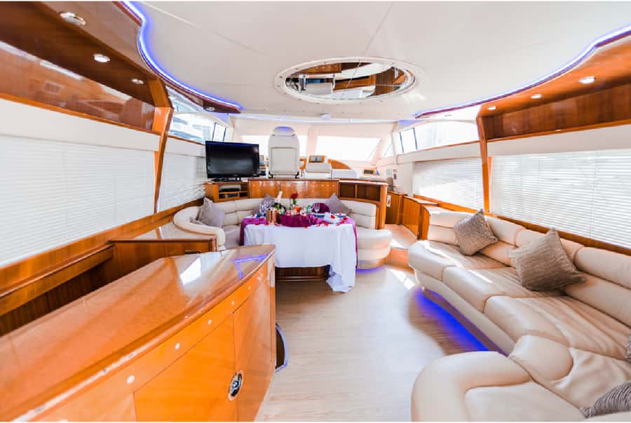 Dubai: 58-Feet Yacht Sea Trip - Private group size up to 28: who this trip is best for