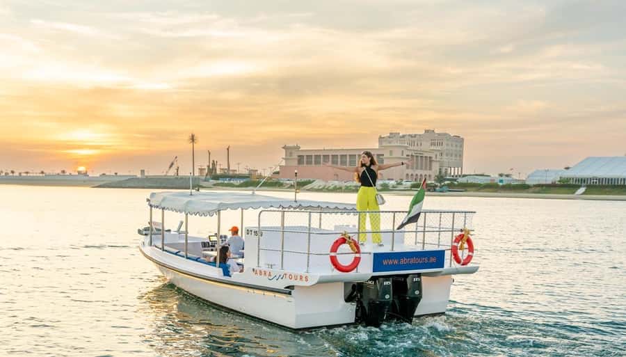 Dubai: Abra Boat Tour in Atlantis, Palm, Ain Dubai & Marina - The 2-hour loop: from Dubai Harbour to Palm Jumeirah