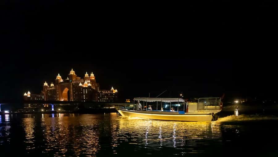 Dubai: Abra Boat Tour in Atlantis, Palm, Ain Dubai & Marina - The Pointe and Jumeirah Beach Residence: sunset-ready visuals