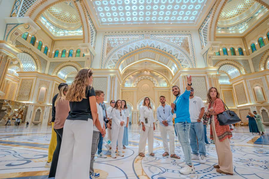 Dubai: Abu Dhabi Day-Trip Grand Mosque, Royal Palace & Lunch - Key takeaways before you go