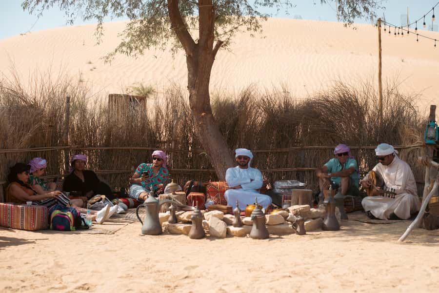 Dubai: Al Marmoom Oasis Camp Experience with Bedouin Dinner - Who should book this Bedouin camp dinner experience