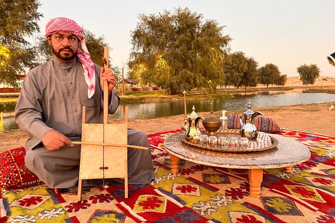 Dubai: Al Marmoom Oasis Vintage Safari: Camels, Stargazing & Meal - The 6-course Bedouin dinner in the desert, and what it should feel like