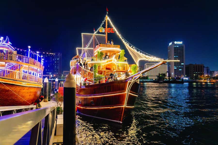 Dubai: Al Seef Largest Dhow Dinner Cruise with Live Show - Quick Take: What You Will Notice Most