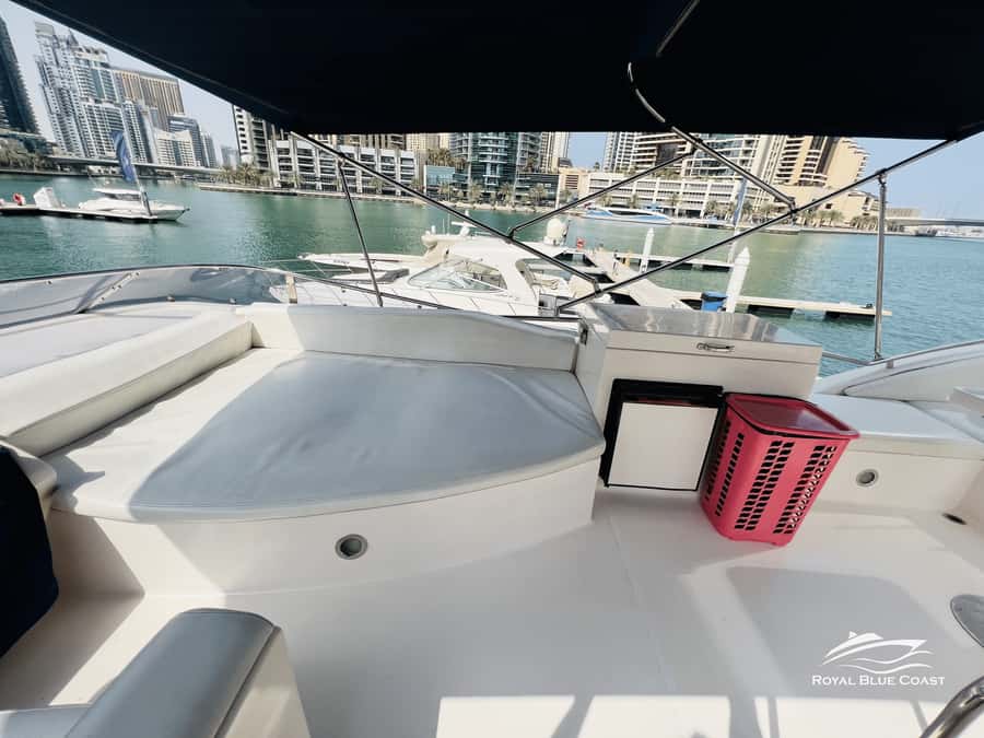 Dubai: Atlantis and Burj Al Arab Cruise on Luxury Yacht - Crew service that makes the trip feel easy