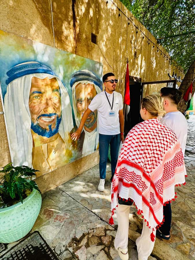 Dubai: Authentic Old Town, Souks, Tastings & Abra Boat Tour - The small-group format and your guide’s role in old Dubai