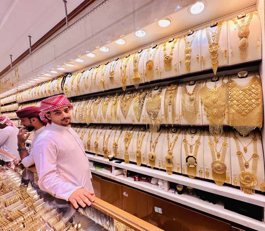 Dubai: Authentic Old Town, Souks, Tastings & Abra Boat Tour - Who should book this tour (and who might skip it)
