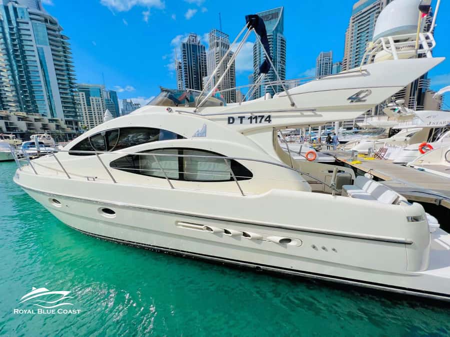 Dubai: Azimut 42 Feet Private Luxury Yacht Cruise - Dubai Marina cruise time: sightseeing, sunrise or sunset, and the 3-hour add-on