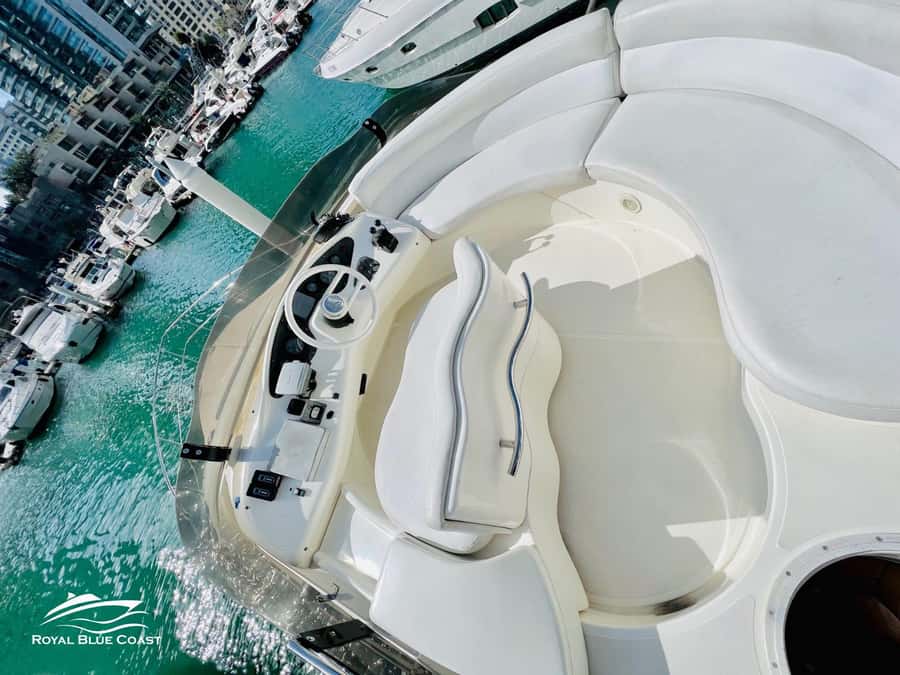 Dubai: Azimut 42 Feet Private Luxury Yacht Cruise - The service that keeps showing up in the ratings