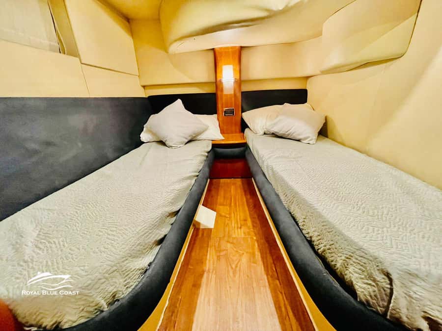 Dubai: Azimut 42 Feet Private Luxury Yacht Cruise - Wheelchair accessible and pet rules you should know early