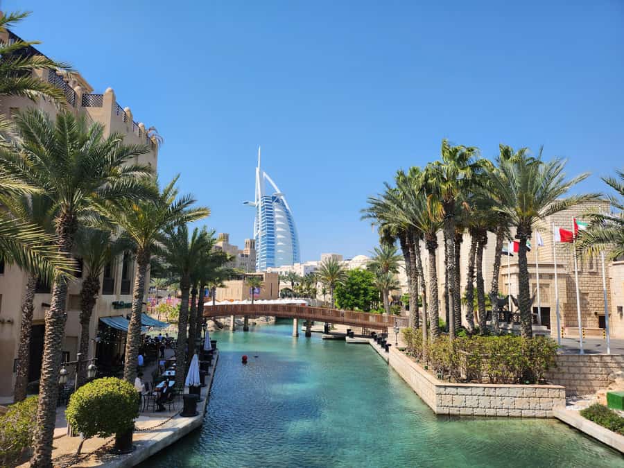 Dubai: City Highlights Tour with Blue Mosque & Street Food - Key things that make this Dubai highlights tour work