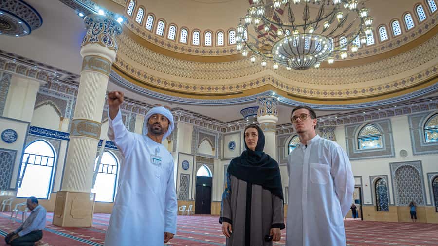 Dubai: City Highlights Tour with Blue Mosque & Street Food - Al Farooq Omar Bin Al Khattab Mosque: the Blue Mosque stop that sticks