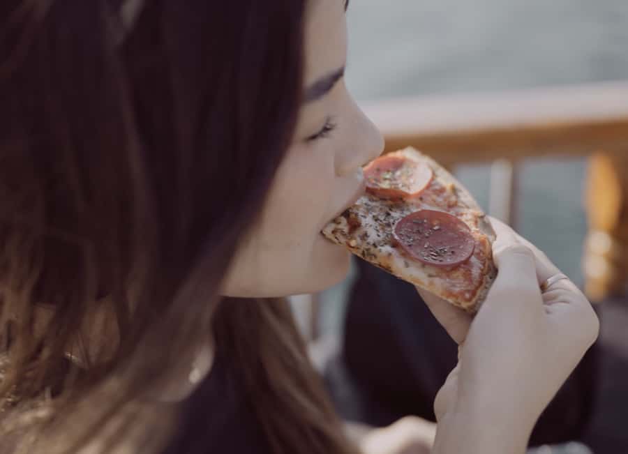 Dubai Creek Dhow Cruise with Unlimited Freshly Baked Pizza - Price and value: is $53 a good deal for this kind of time?