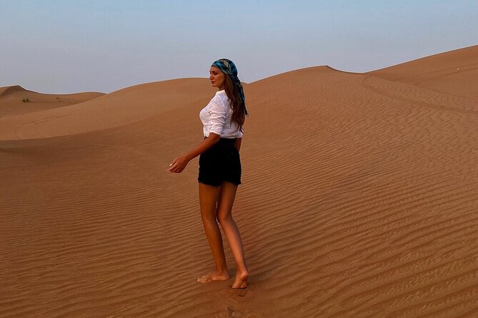 Dubai Desert Safari: Tanoura Show, Dune Bashing and BBQ Dinner - Camp arrival: ghawa coffee, dates, and the first cultural notes