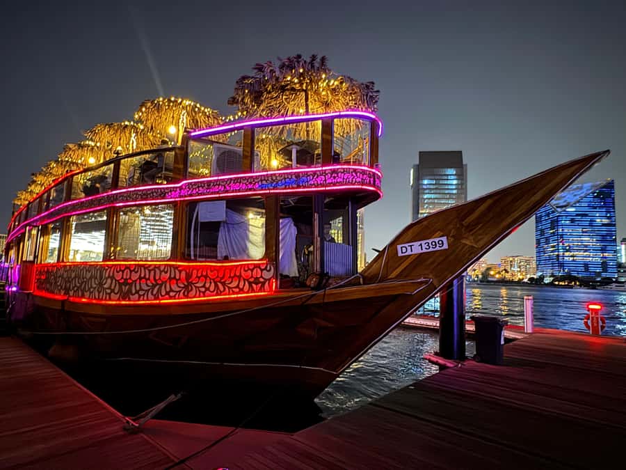 Dubai Dhow Cruise Creek,Marina Shows,Buffet & Drinks options - Key Points Before You Go