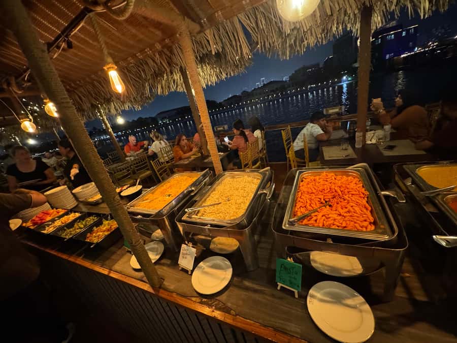 Dubai Dhow Cruise Creek,Marina Shows,Buffet & Drinks options - Should You Book This Dhow Dinner Cruise?