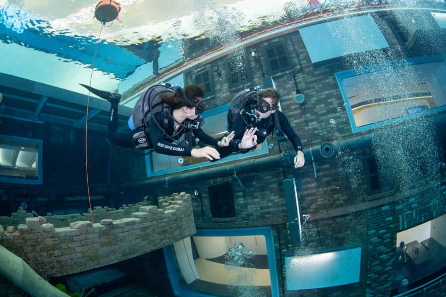 Dubai: Discover Scuba Dive for Beginners at Deep Dive - World’s deepest indoor pool, built for first-timers