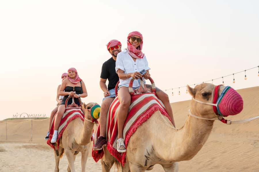Dubai: Evening Camel Trekking & Dinner at Al Marmoom Oasis - Who should book this camel trekking and dinner night