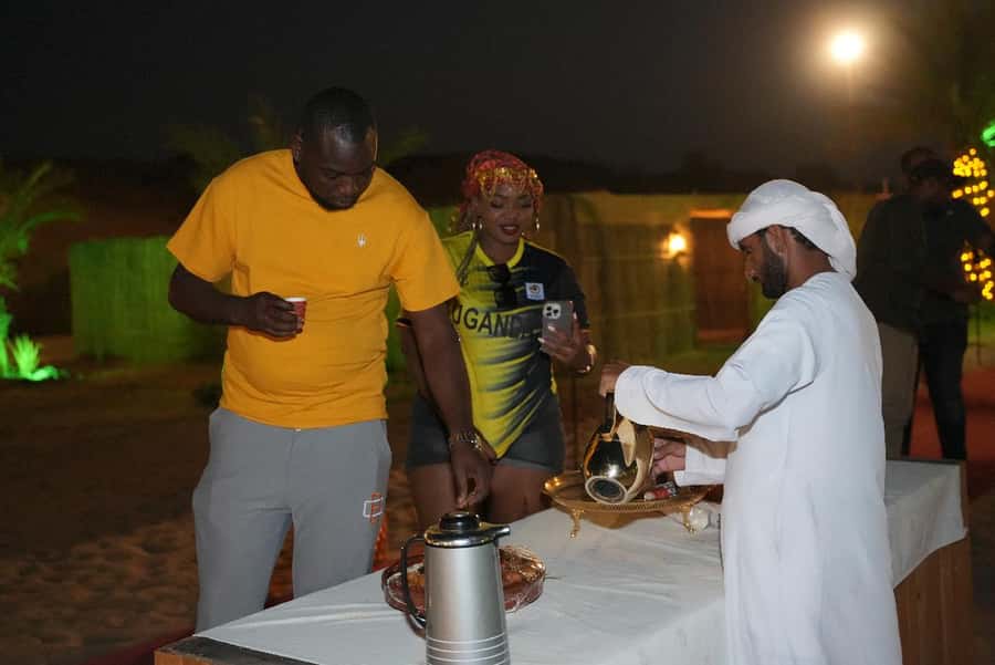 Dubai: Experience 60 Minutes Quad bike & BBQ Dinner - Dubai Quad Safari, but Make It a Real Desert Day
