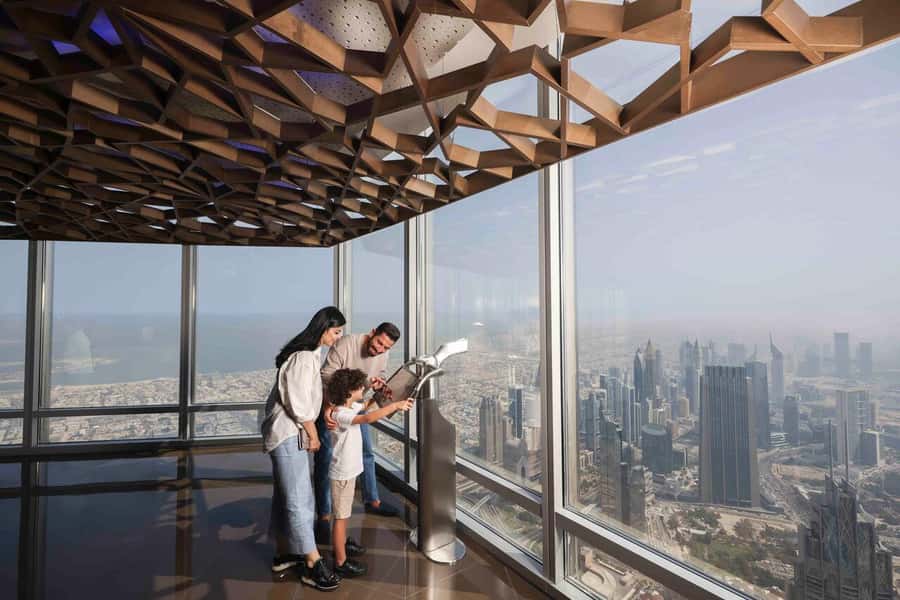 Dubai: Fast Track Entry to Burj Khalifa Levels 124 & 125 - Who should book this ticket, and who might skip fast track