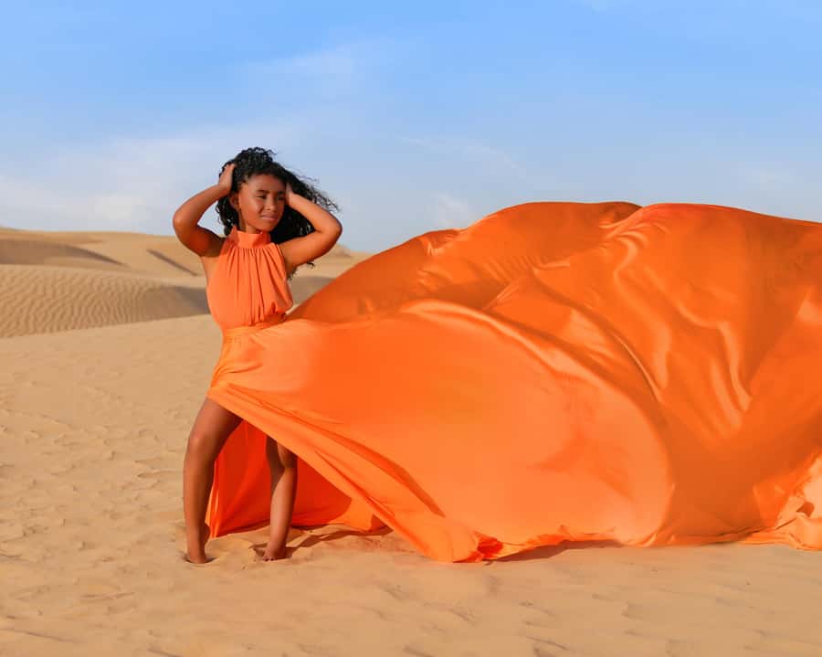 Dubai: Flying Dress Photoshoot Experience - Desert styling help: beauty services that show up in photos