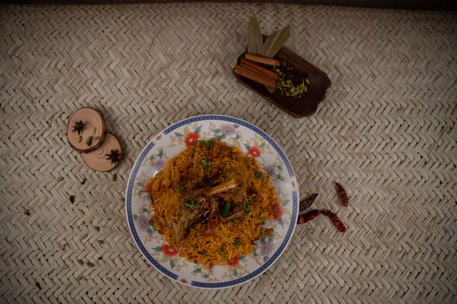 Dubai Food Tour: 4 Cuisines, Souks & Street Bites - Street bites that feel like real Dubai: samosas, pani puri, pakora, and karak tea